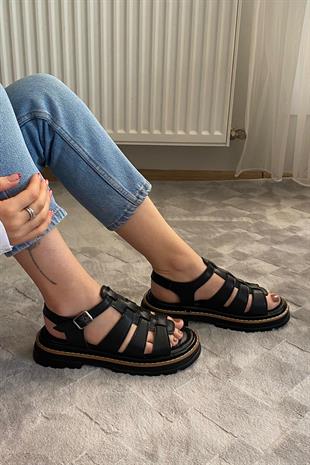 Kadın Desma Siyah Kafes Model Vardola Deyatlı  Kalın Taban Ortopedik  Sandalet  K-140