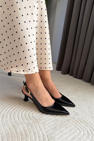 Kadın Flow Siyah Rugan Sivri Burunlu Kısa 5 cm Topuklu Rahat Şık Arkası Acık Stiletto Ayakkabı