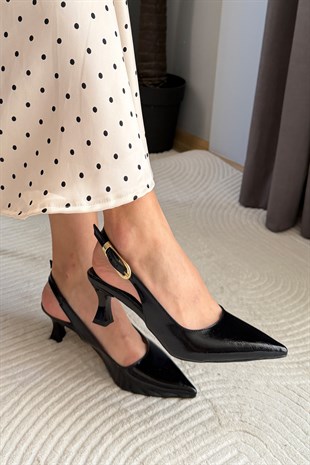 Kadın Flow Siyah Rugan Sivri Burunlu Kısa 5 cm Topuklu Rahat Şık Arkası Acık Stiletto Ayakkabı
