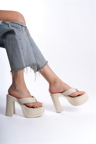 Kadın Geyala Bej Parmak Arası (12 cm ) Platform Topuklu Terlik