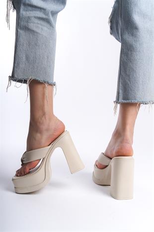 Kadın Geyala Bej Parmak Arası (12 cm ) Platform Topuklu Terlik