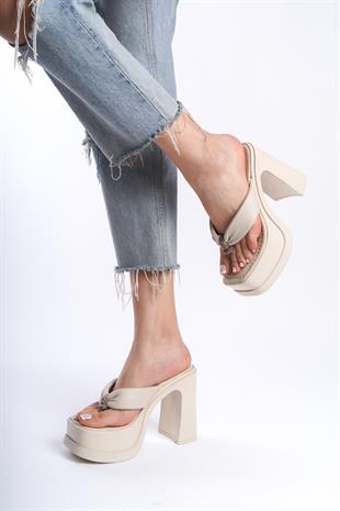 Kadın Geyala Bej Parmak Arası (12 cm ) Platform Topuklu Terlik