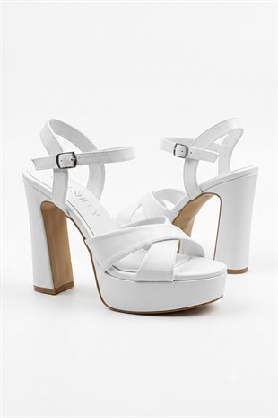 Kadın Katina Beyaz Rugan 13 cm Platform Topuklu Ayakkabı