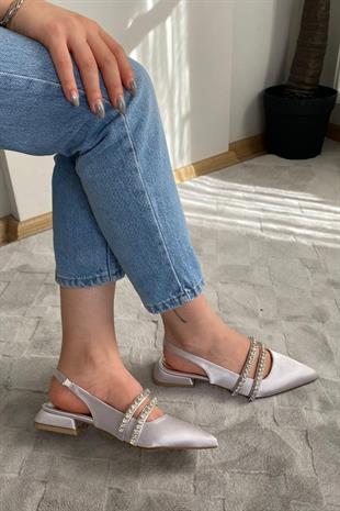 Kadın Linda Gümüş Saten İki Sıra Taşlı Arkası Acık 2 cm Topuklu Sivri Burun Babet