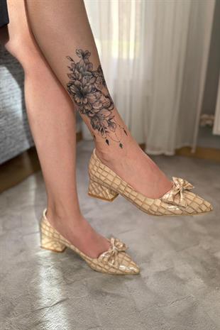 Kadın Mila Bej Kroko Fiyonklu 3,5 cm Blok Topuklu Stiletto / Ayakkabı