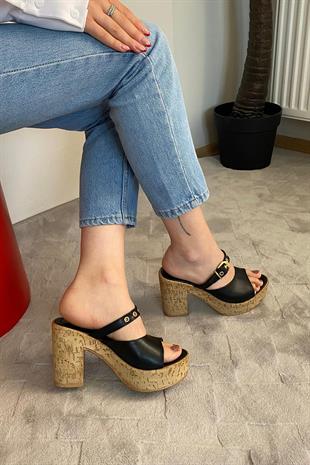 Kadın Rina Siyah 10 cm Platfom Topuklu Mantar Taban Terlik & Sandalet K-840
