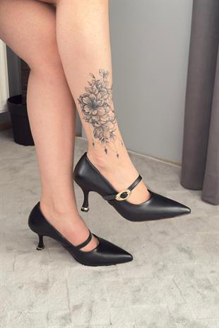 Kadın Sarah Siyah Cilt 7cm  Ince Topuk Önden Tokalı Ayakkabı Stiletto