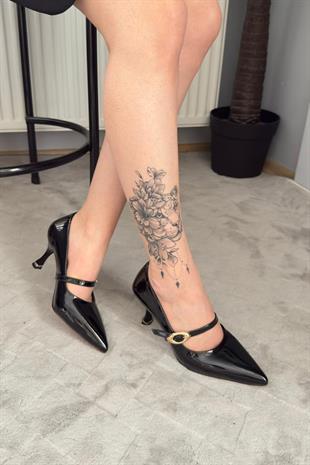Kadın Sarah Siyah Rugan 7cm  Ince Topuk Önden Tokalı Ayakkabı Stiletto