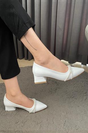 Kadın Valeri Beyaz Çapraz Taşlı Stiletto Alcak Ökçe Abiye Ayakkabı