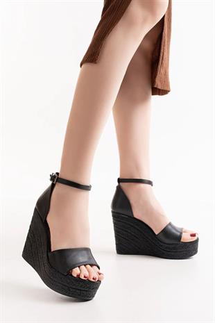 Kadın Verla Siyah Tek Bant Yüksek Dolgu Taban Ayakkabı