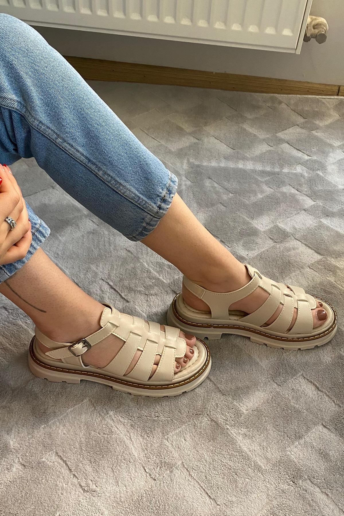 Kadın Desma Kafes Model Vardola Deyatlı  Kalın Taban Ortopedik  Sandalet  K-140