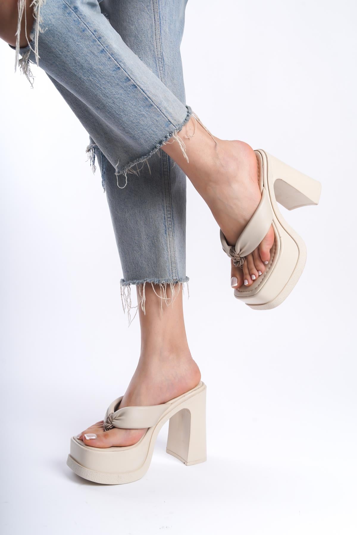 Kadın Geyala Bantlı Parmak Arası (12 cm ) Platform Topuklu Terlik