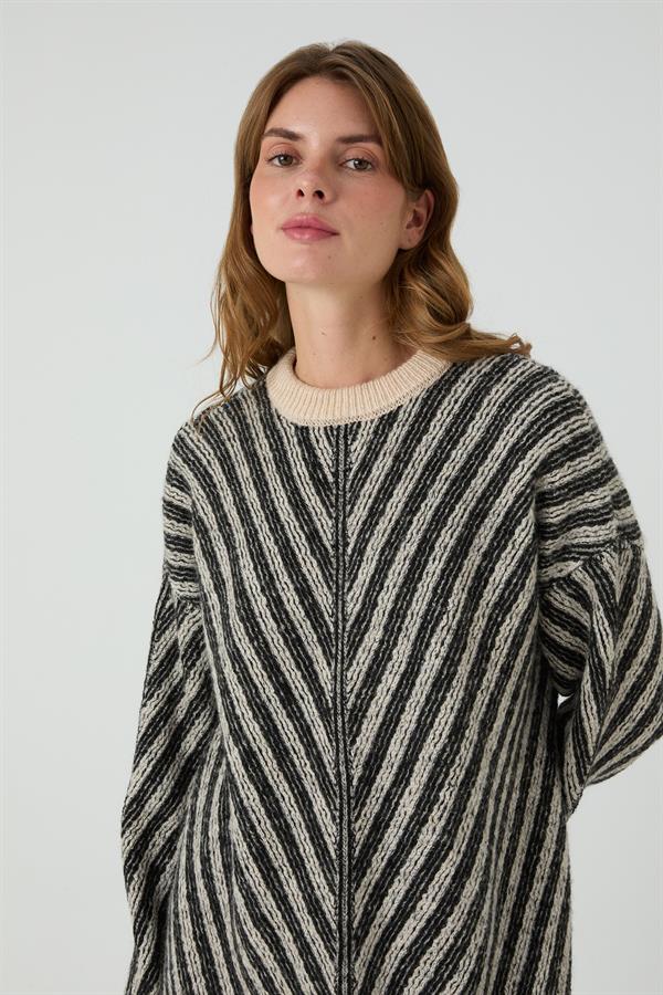 AKASYA VANİZE KAZAK SİYAH