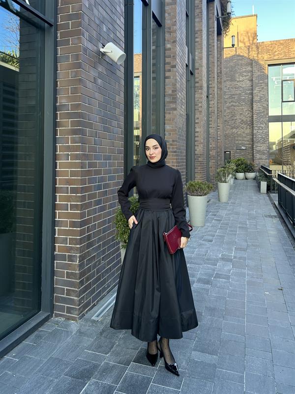 Robben Siyah Seyyar Kemerli Elbise