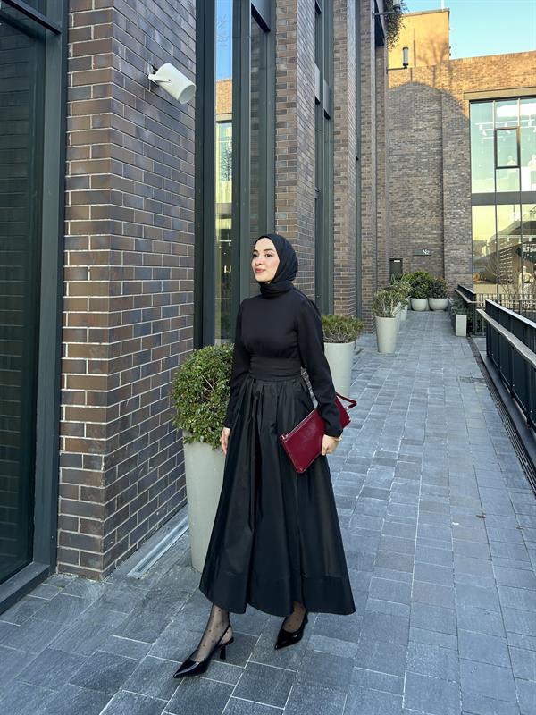 Robben Siyah Seyyar Kemerli Elbise