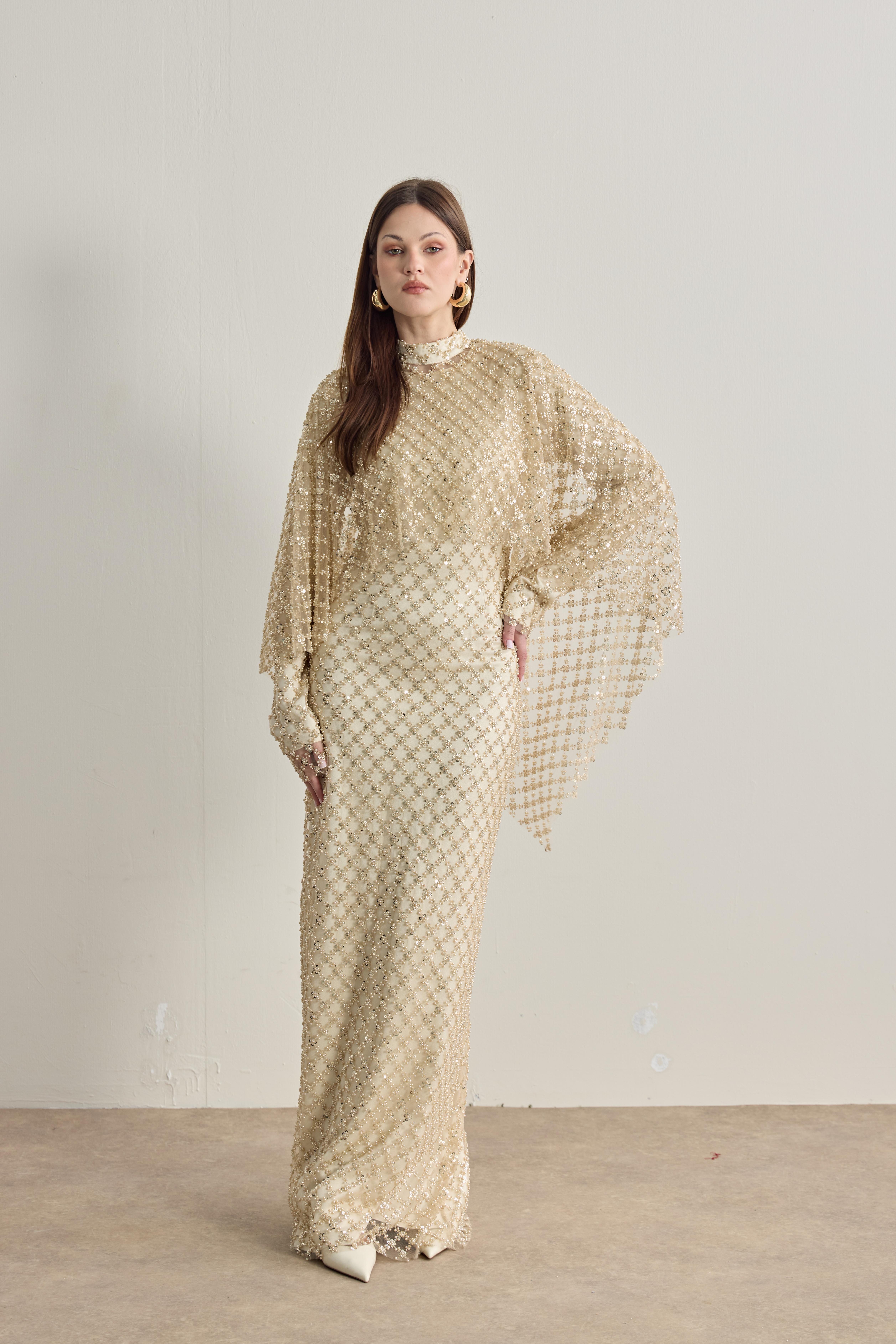 İşlemeli Pelerinli Elbise