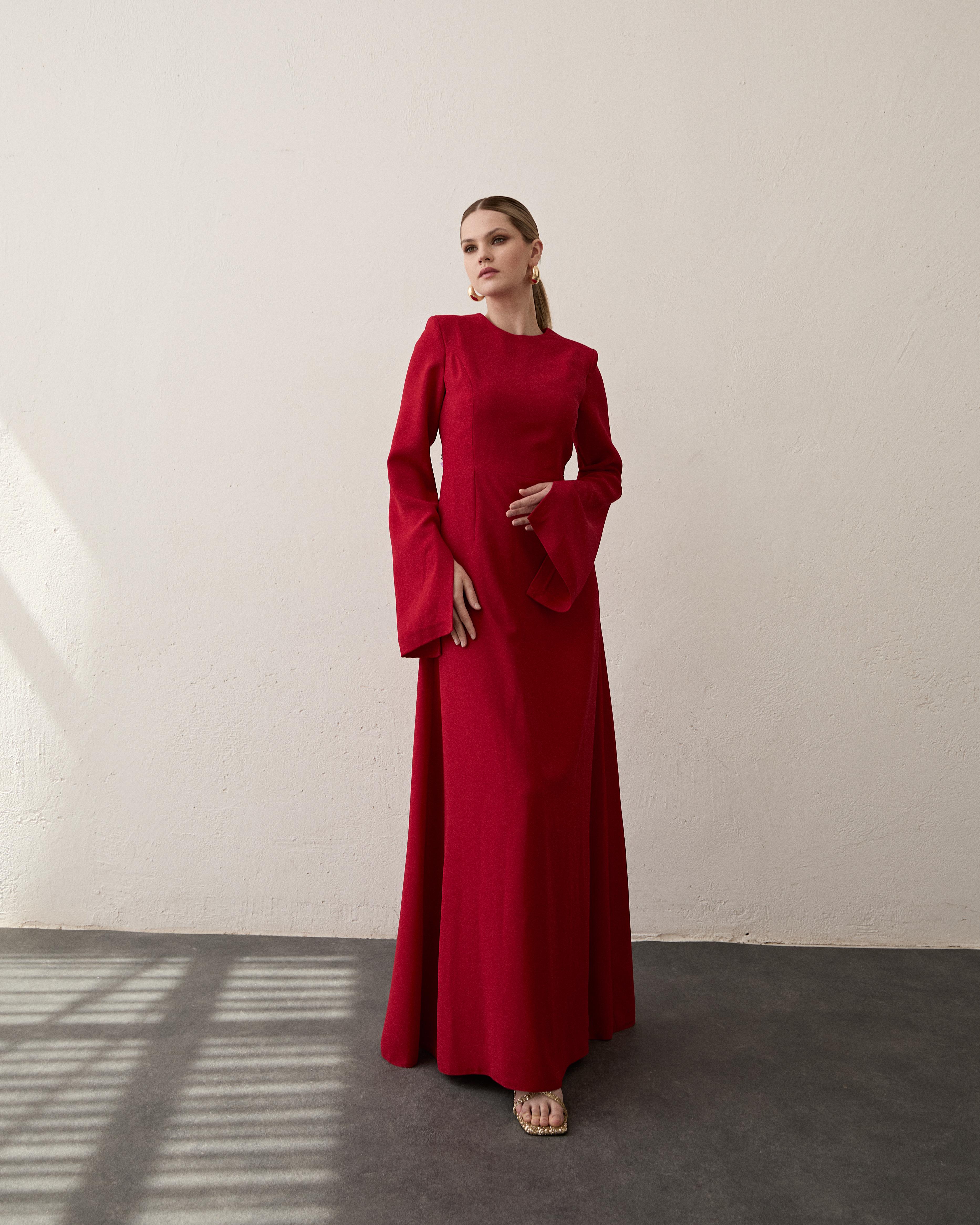 Kırmızı Yırtmaç Kol Elbise