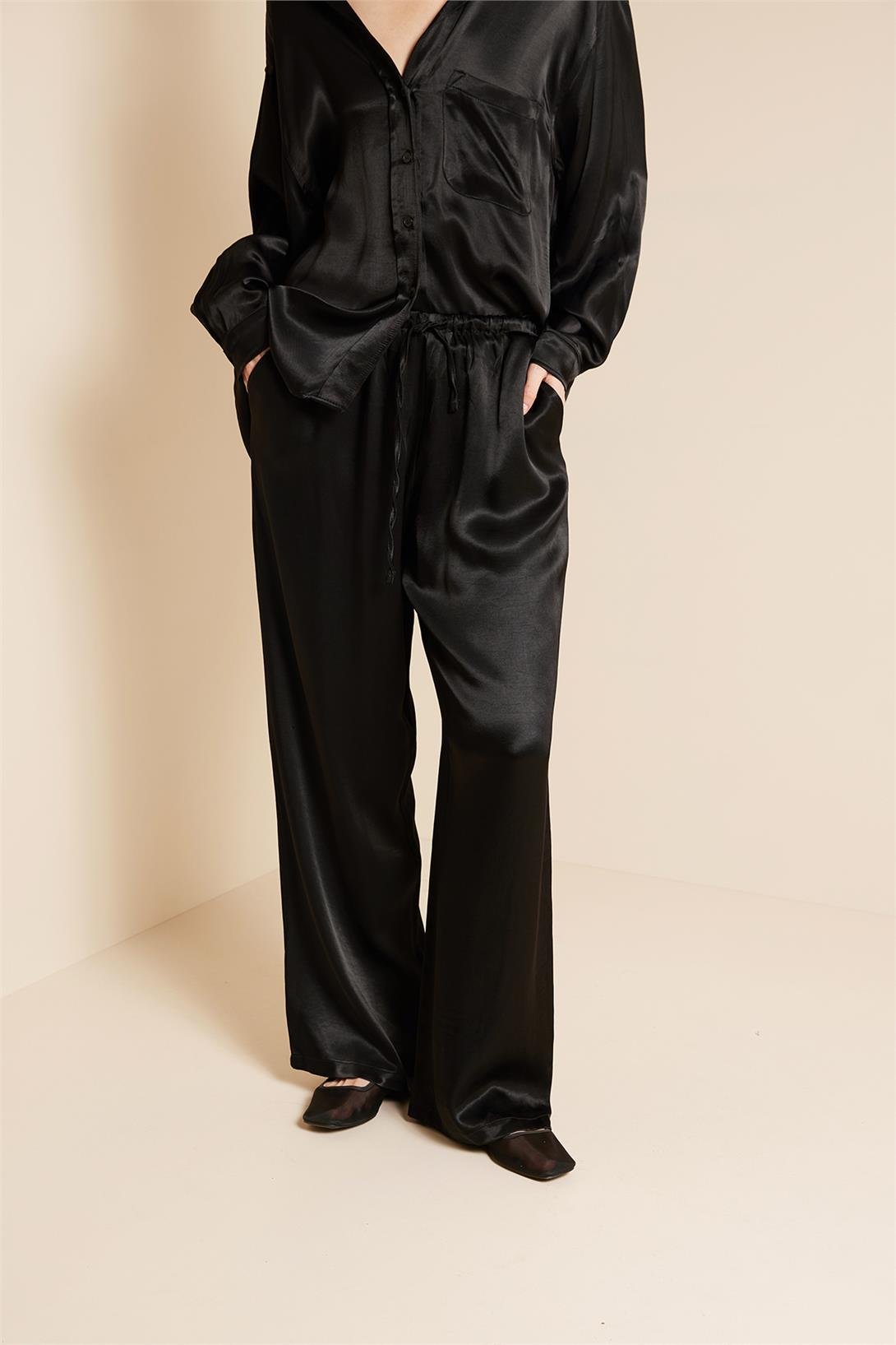 Avrile  BELİ BAĞLAMALI SATEN PANTOLON SİYAH A25-10339