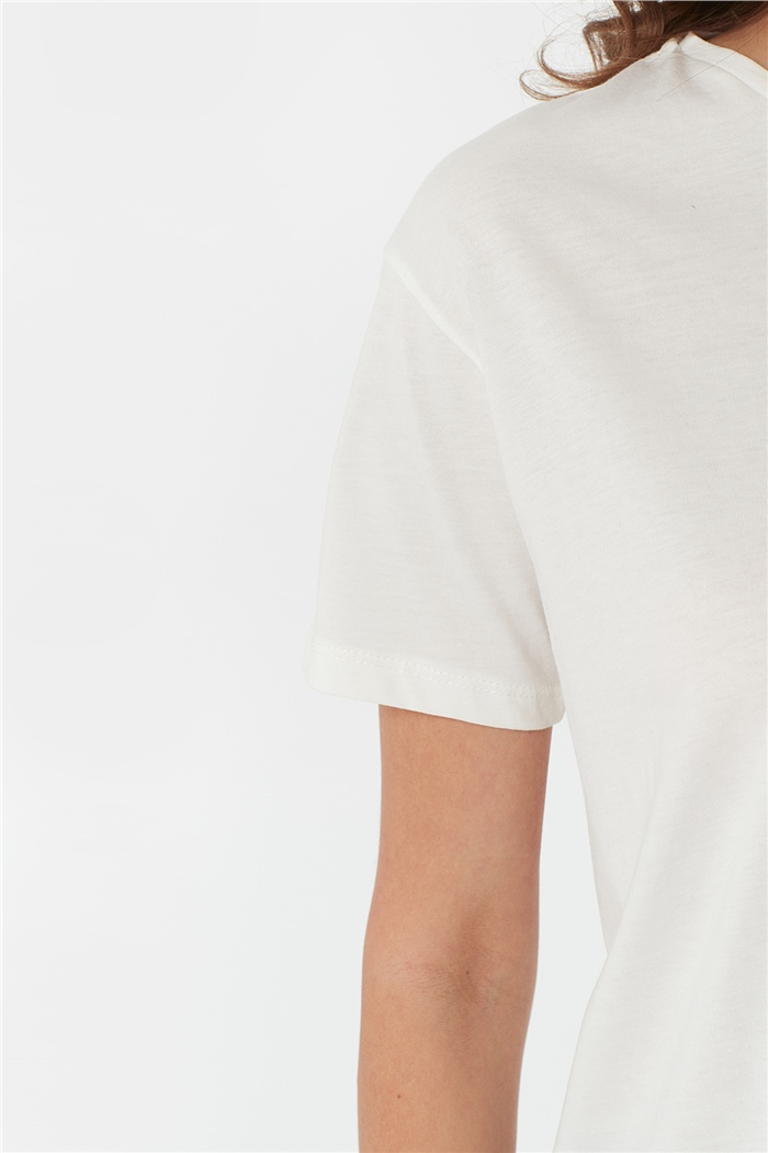 Avrile Bisiklet Yaka Basic T-shirt Kısa  EKRU  A22-10528