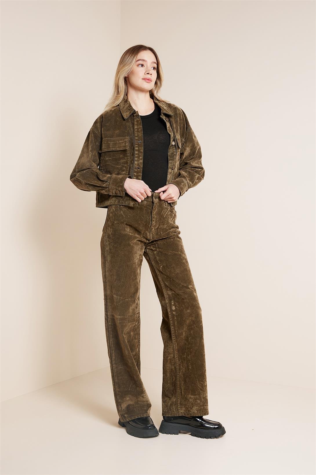 Avrile  CEP DETAYLI FLOKLU DENIM CEKET YAĞ YEŞİLİ AP25-846