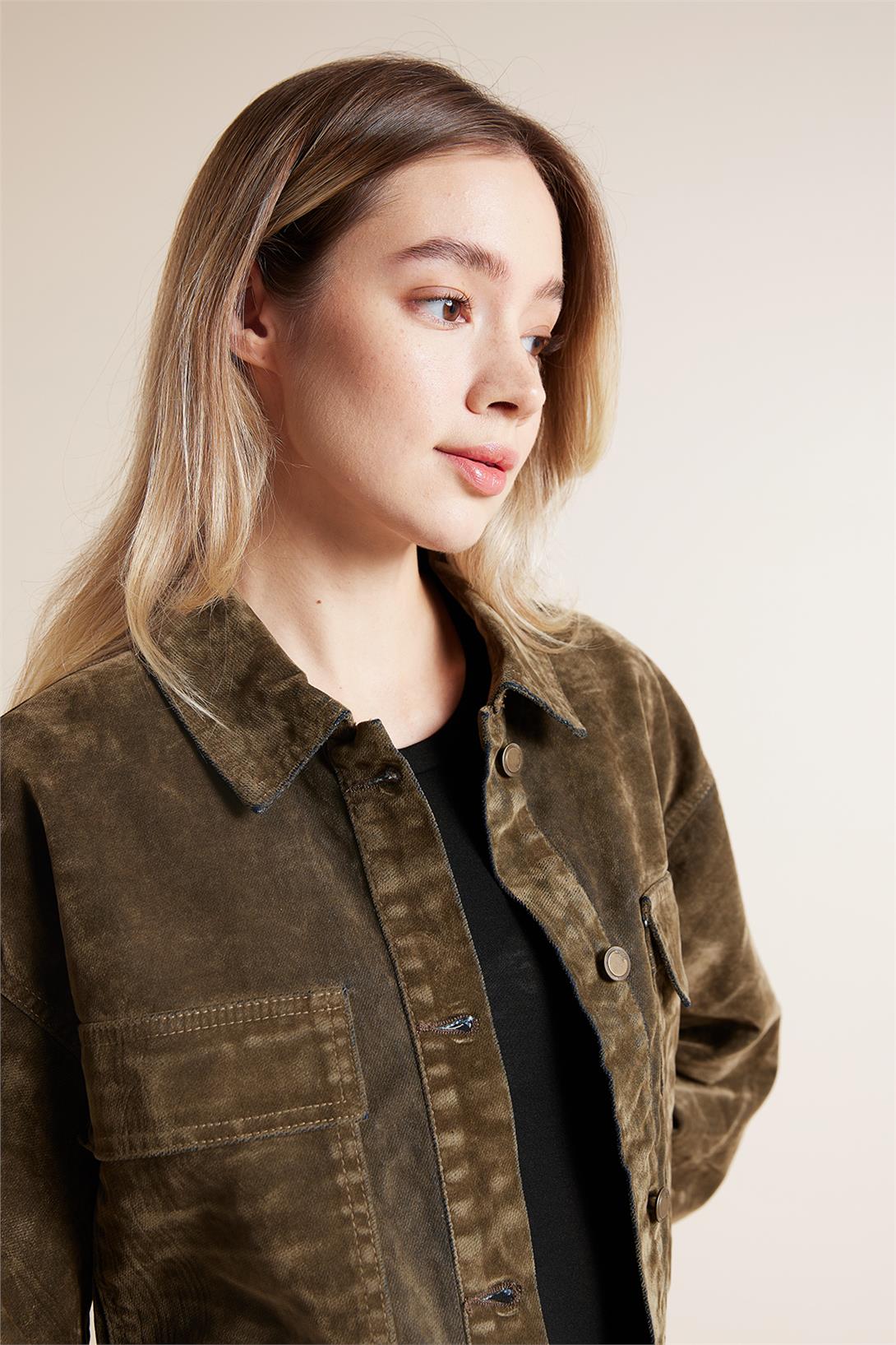 Avrile  CEP DETAYLI FLOKLU DENIM CEKET YAĞ YEŞİLİ AP25-846