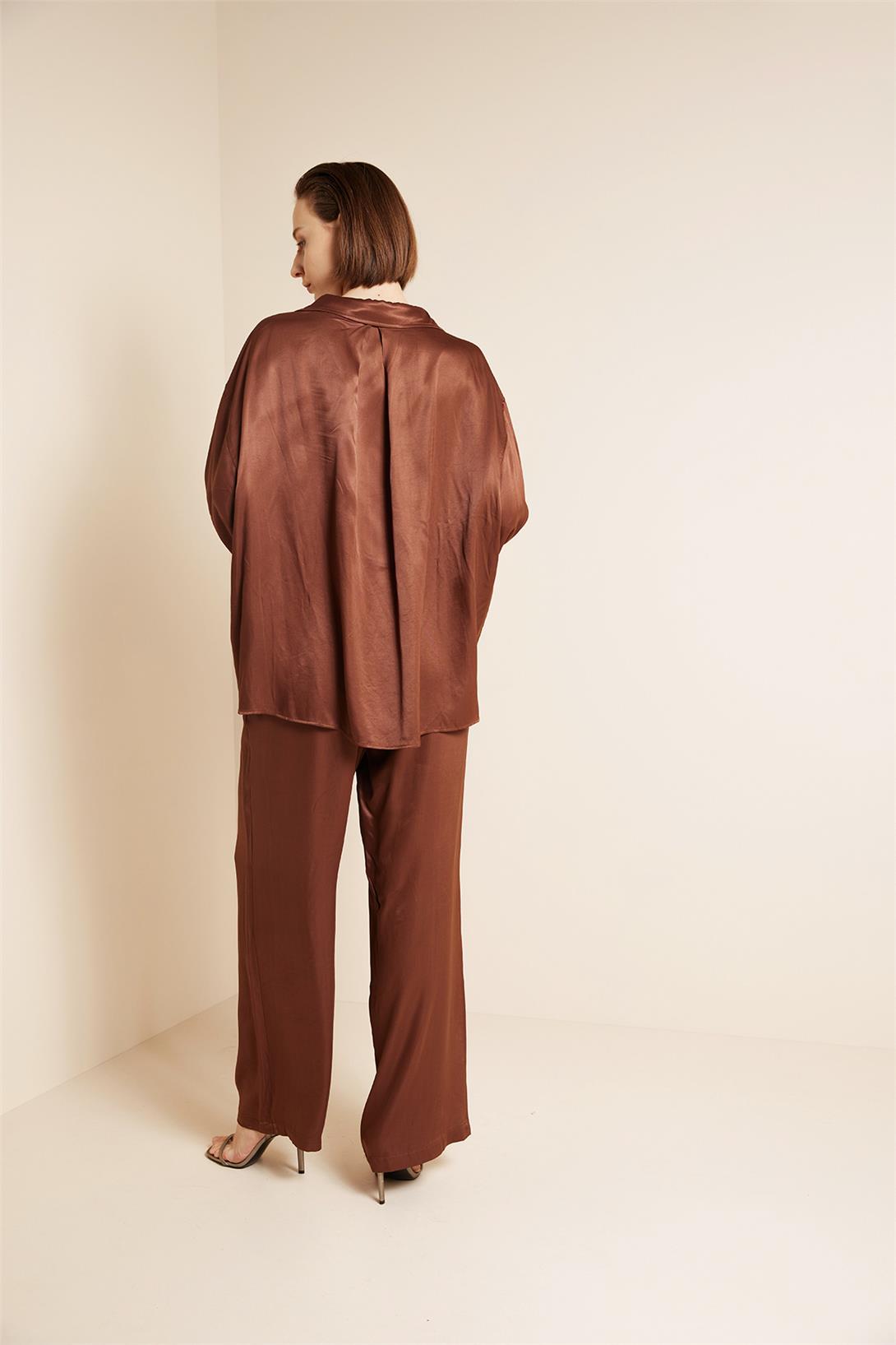 Avrile  CEPLİ OVERSIZE SATEN GÖMLEK AÇIK KAHVE A25-10340