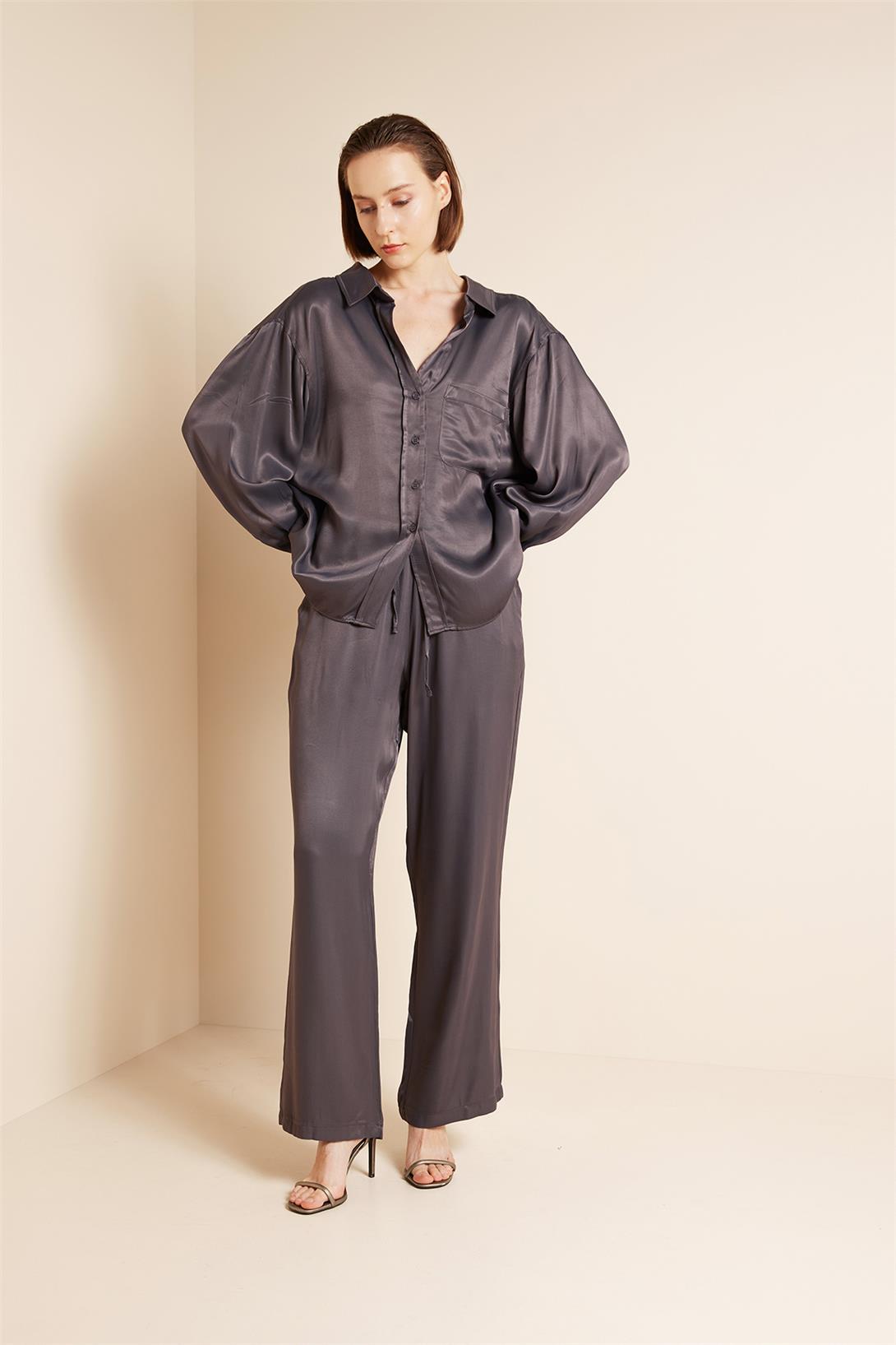 Avrile  CEPLİ OVERSIZE SATEN GÖMLEK ANTRASİT A25-10340