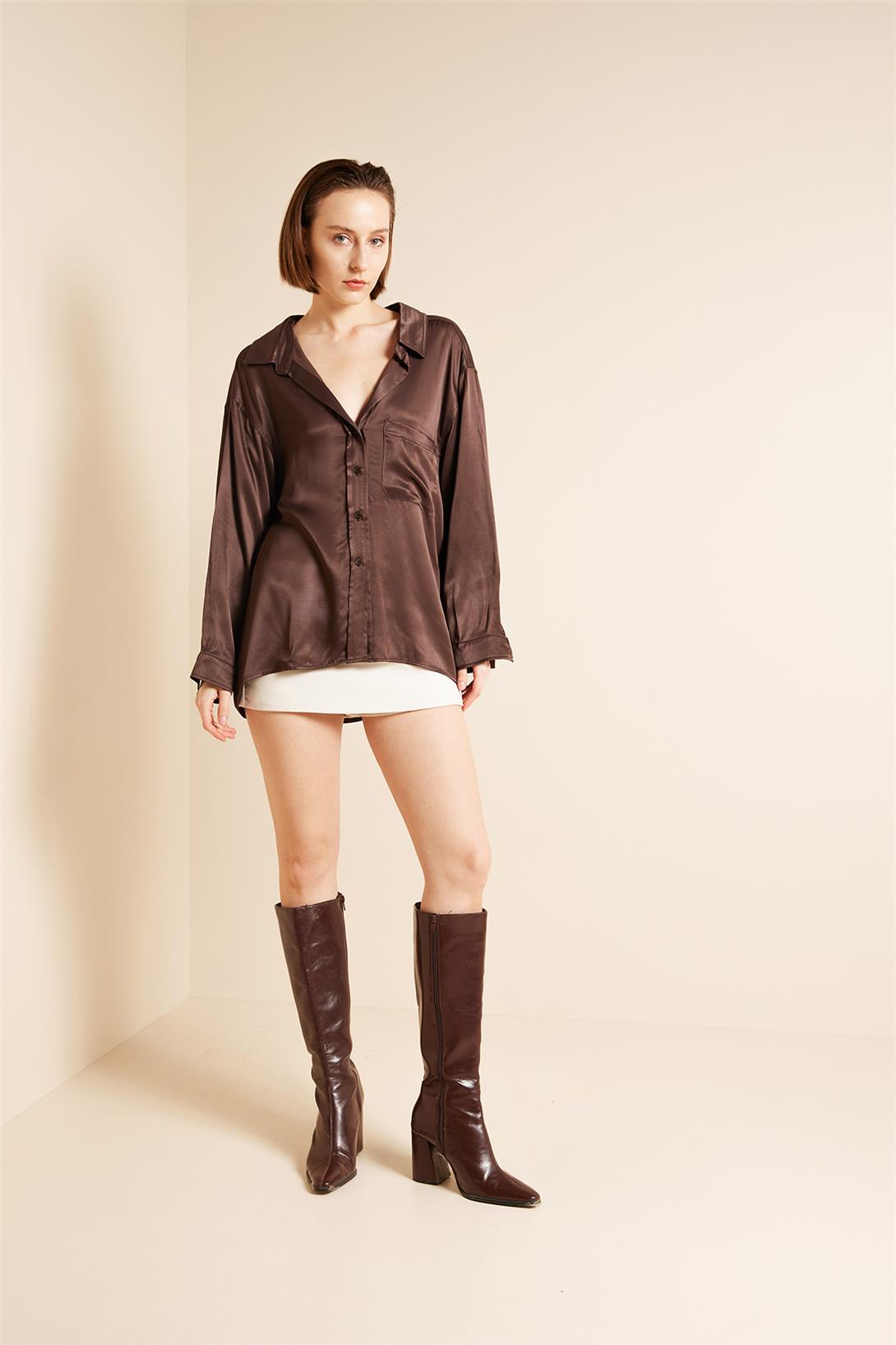 Avrile  CEPLİ OVERSIZE SATEN GÖMLEK KAHVE A25-10340