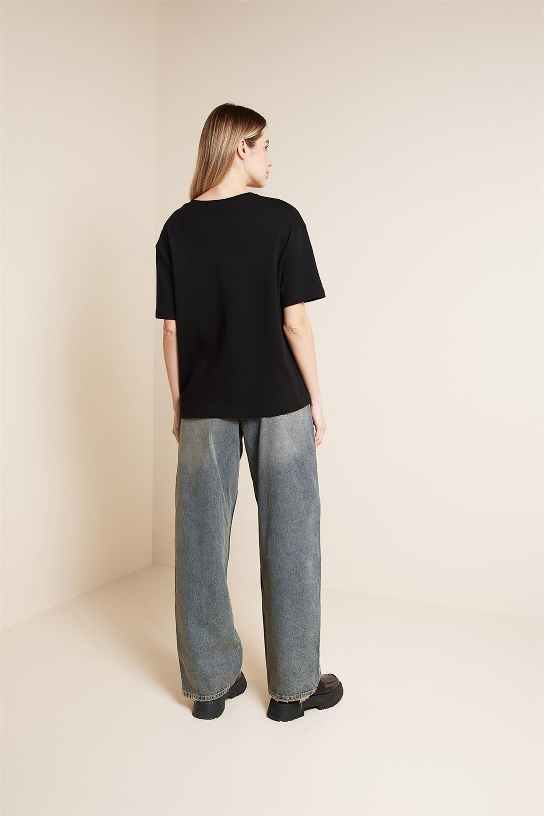 Avrile  FİYONK DETAYLI BİSİKLET YAKA T-SHIRT SİYAH A25-10349