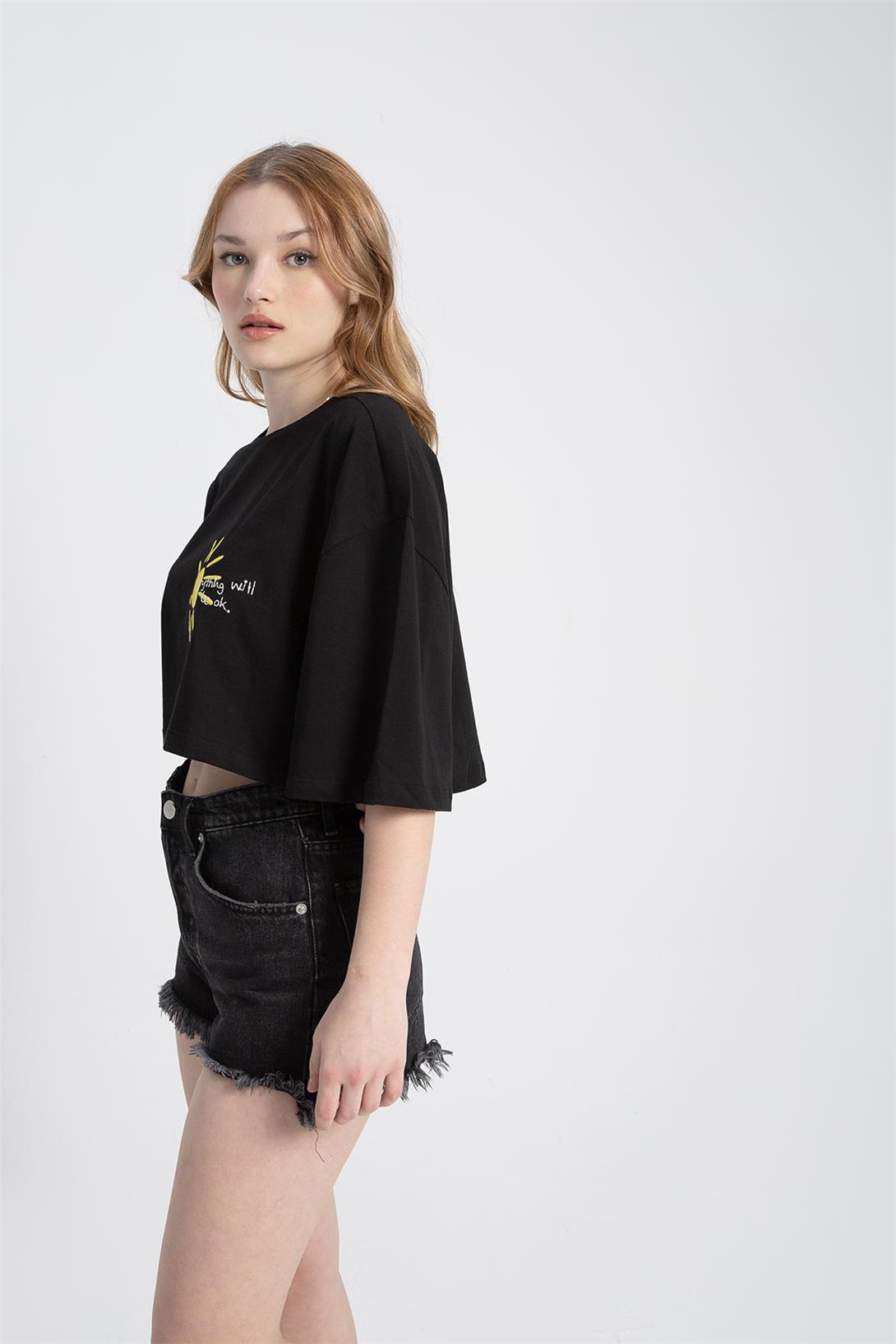 Avrile Kadın Baskılı Crop T-Shirt SİYAH A23-10103