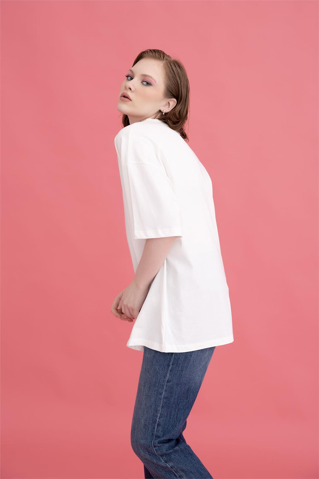 Avrile Kadın Oversize T-Shirt EKRU A23-10111