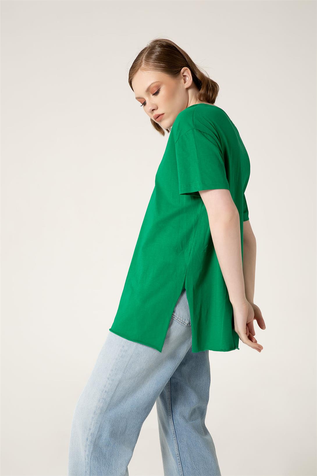 Avrile Kadın V Yaka Basic T-Shirt BENETTON A23-10115