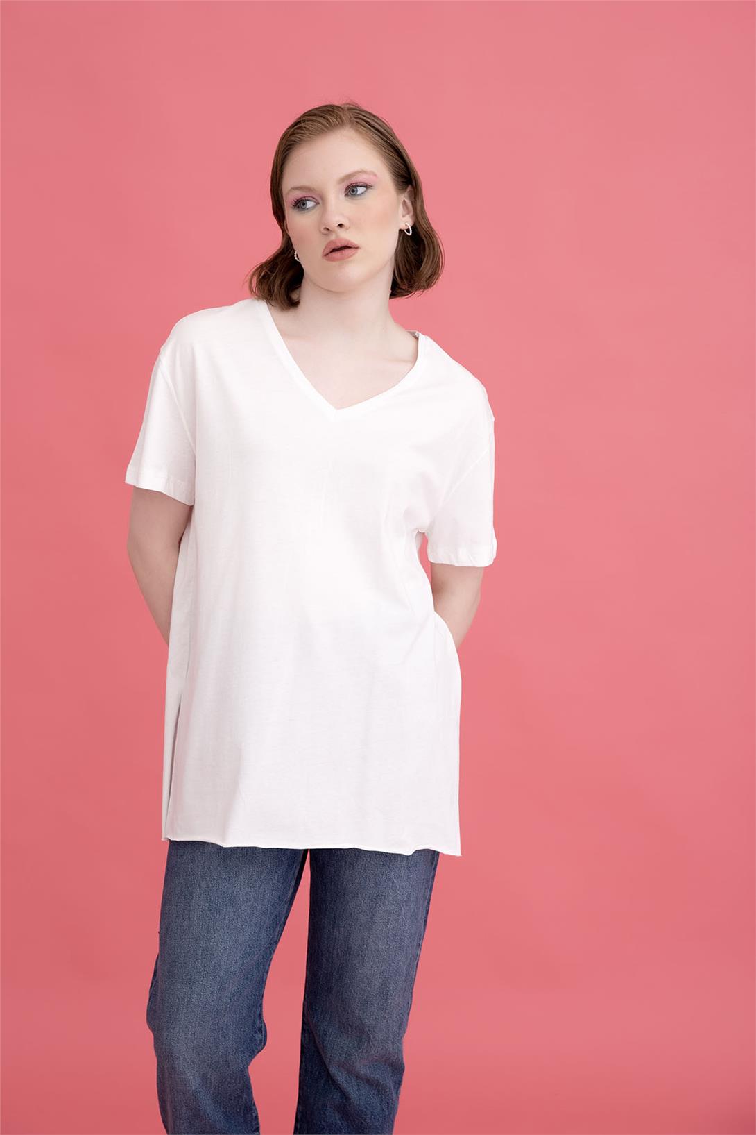 Avrile Kadın V Yaka Basic T-Shirt EKRU A23-10115