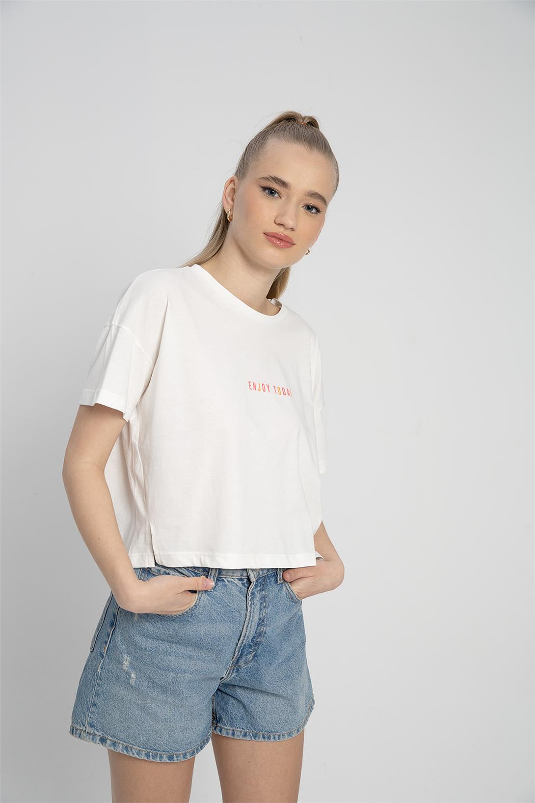 Avrile Kadın Yazı Baskılı T-Shirt EKRU A23-10101