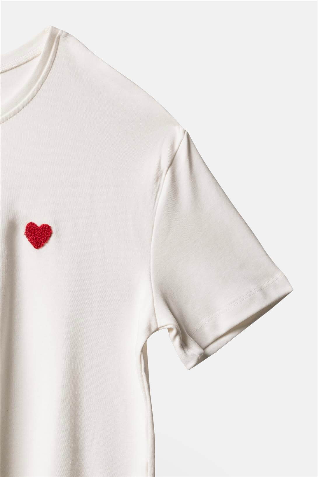 Avrile  KALP NAKIŞLI BİSİKLET YAKA T-SHIRT EKRU A25-10352
