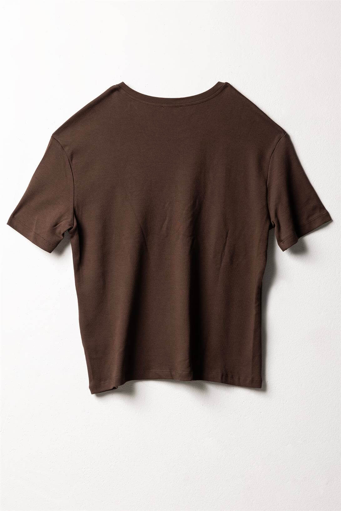 Avrile  KALP NAKIŞLI BİSİKLET YAKA T-SHIRT KAHVE A25-10352