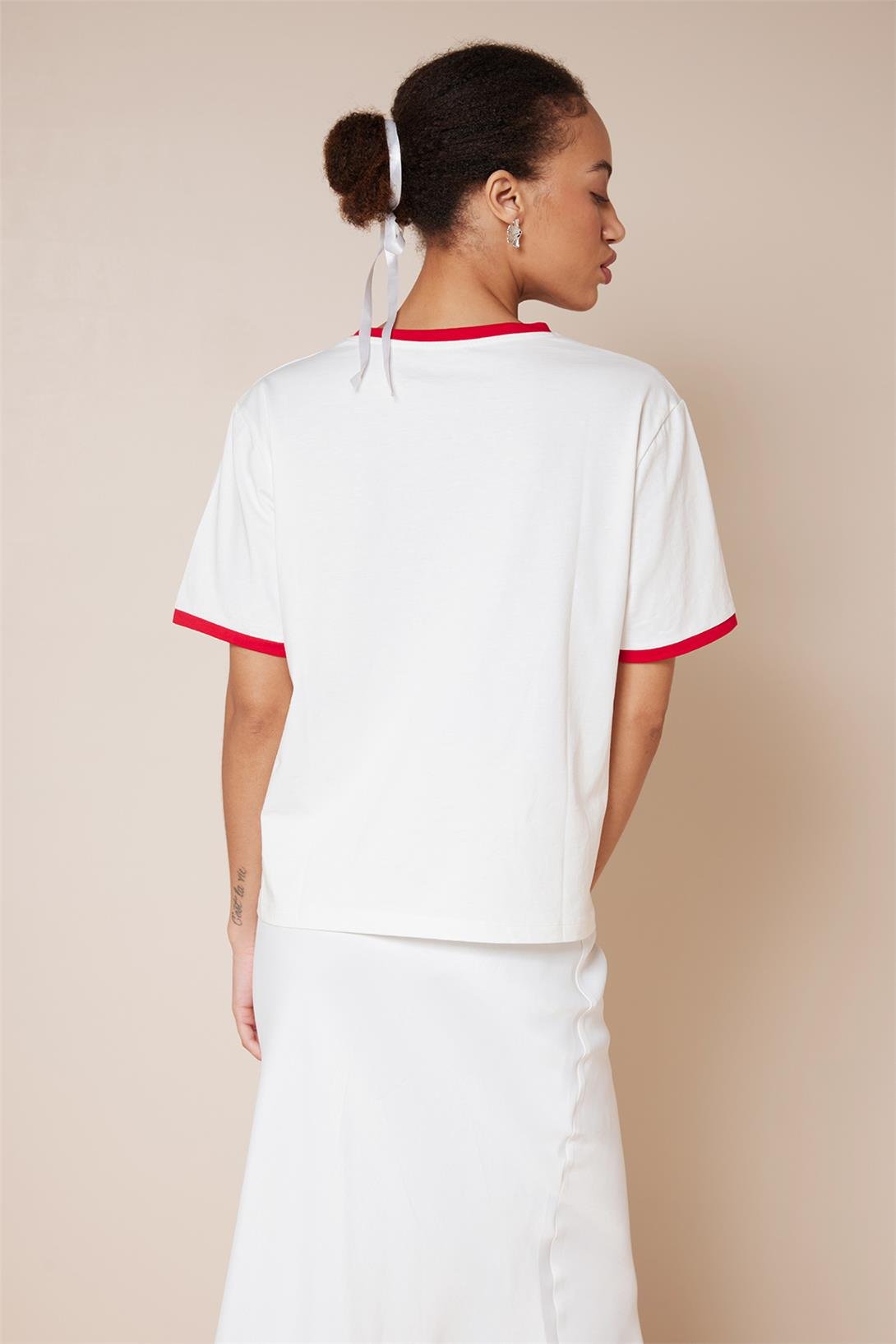 Avrile  KONTRAST DETAYLI YAZI BASKILI T-SHIRT EKRU A25-10363