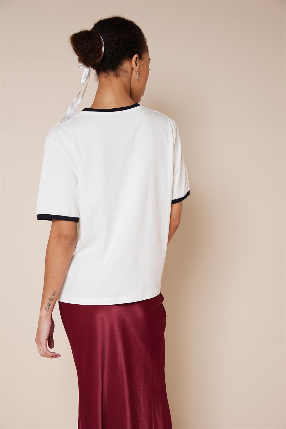 Avrile  KONTRAST DETAYLI YAZI BASKILI T-SHIRT EKRU A25-10362