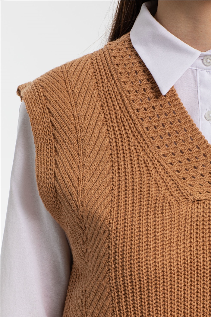 Avrile V Yaka Yırtmaçlı İçi Gömlekli Triko Süveter  CAMEL  A91320-S