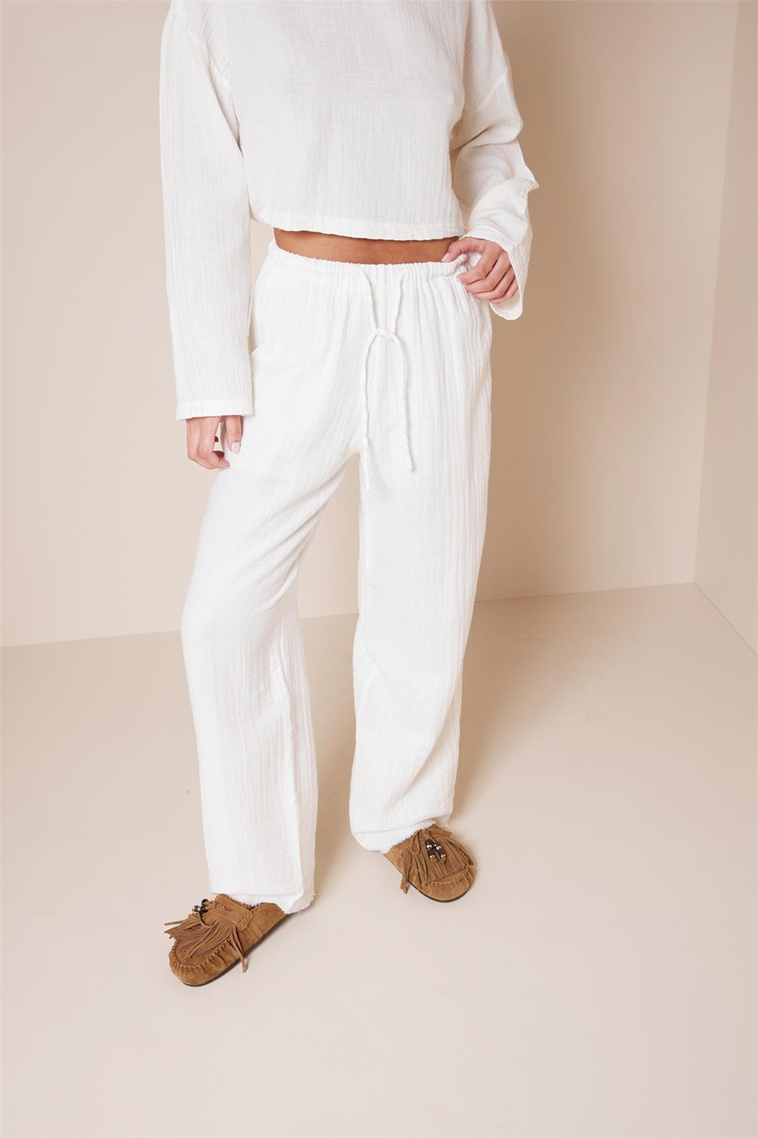 Nisan  BELİ BAĞCIKLI DÖKÜMLÜ PANTOLON EKRU NB25-1003