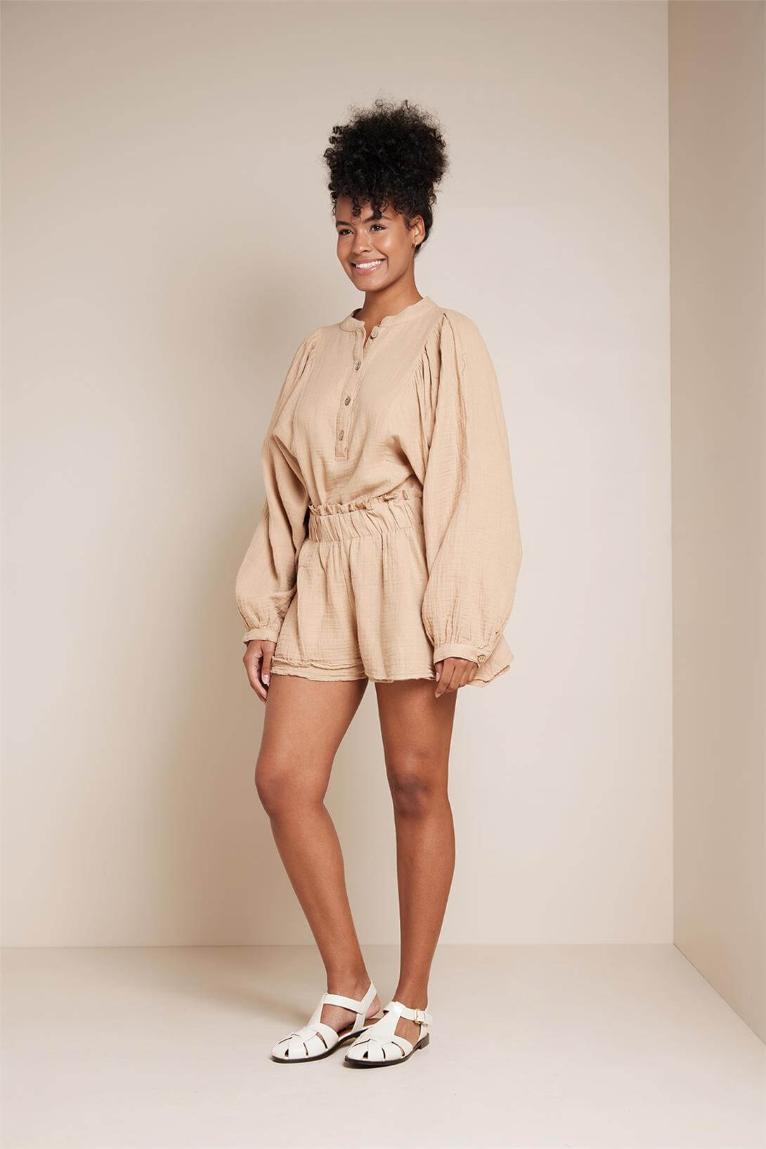 Nisan  BELİ LASTİKLİ SALAŞ ŞORT CAMEL NB25-1000