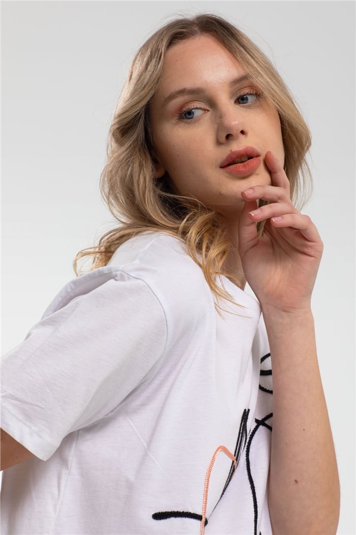 Nisan Desenli T-Shirt  BEYAZ  N21-1044