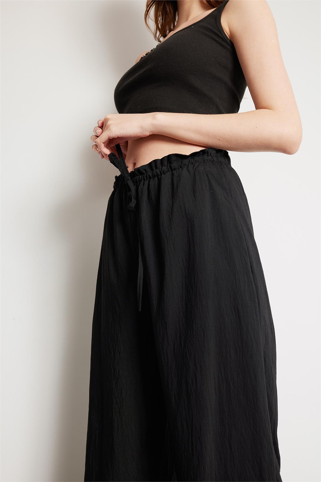 Nisan Kadın BELİ BÜZGÜLÜ  PANTOLON SİYAH N24-1835