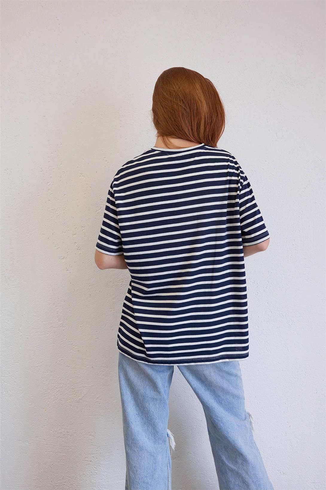 Nisan Kadın Çizgili Bisiklet Yaka T-Shirt LACİVERT N23-1666
