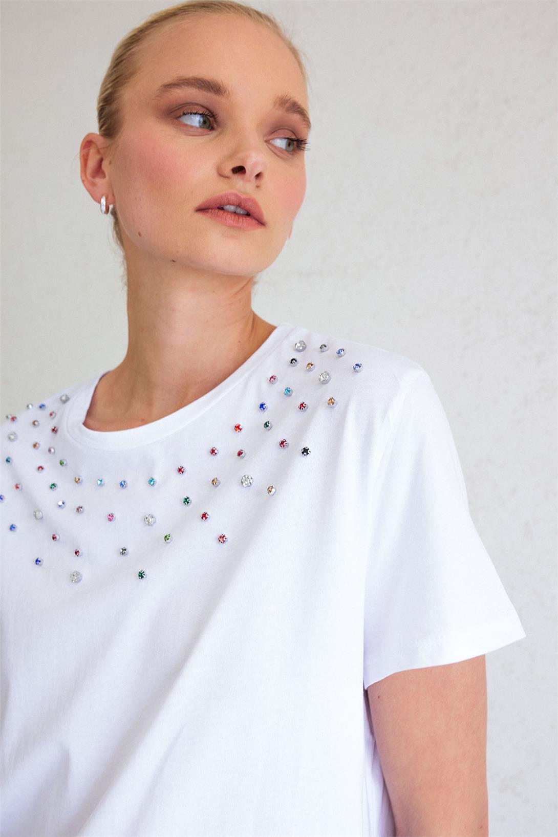 Nisan Kadın Önü Taş İşlemeli T-Shirt BEYAZ N23-1650