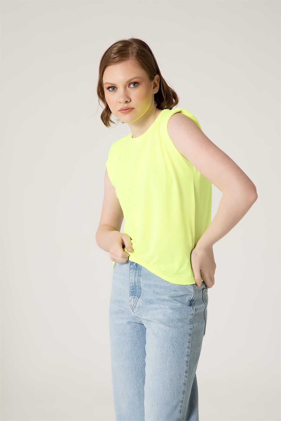 Nisan Kadın VATKALI T-SHIRT NEON SARI N22-1325