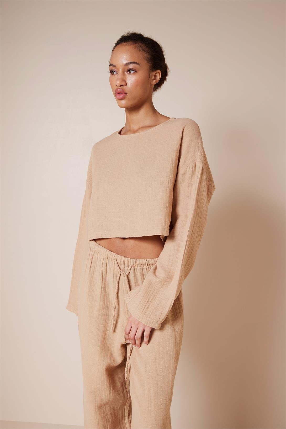 Nisan  UZUN KOLLU PAMUKLU ÜST CAMEL NB25-1004