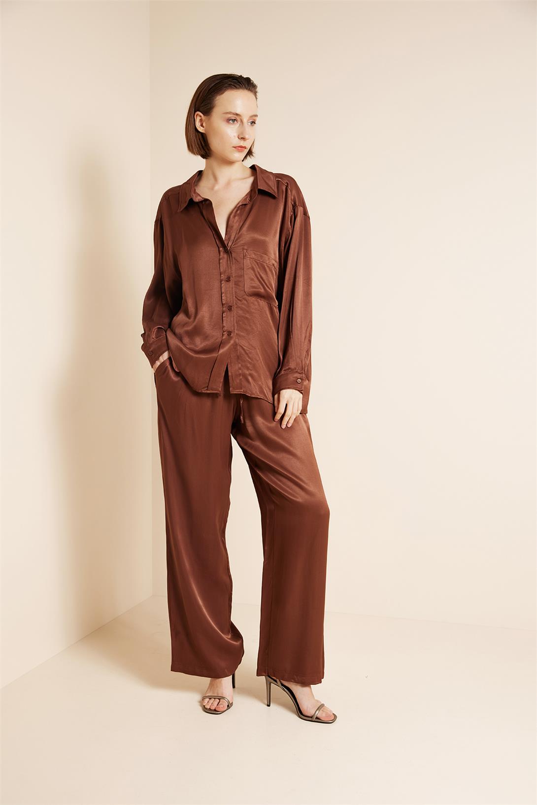 Avrile  CEPLİ OVERSIZE SATEN GÖMLEK AÇIK KAHVE A25-10340