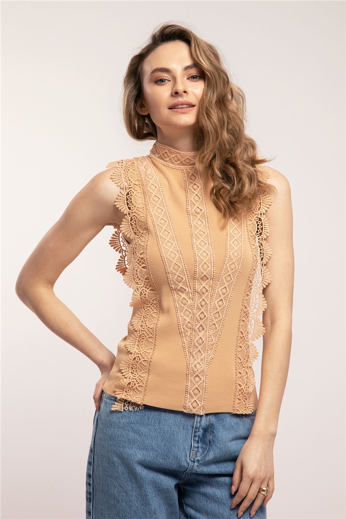 Avrile Güpürlü Kolsuz Triko Bluz  CAMEL  A91631-S