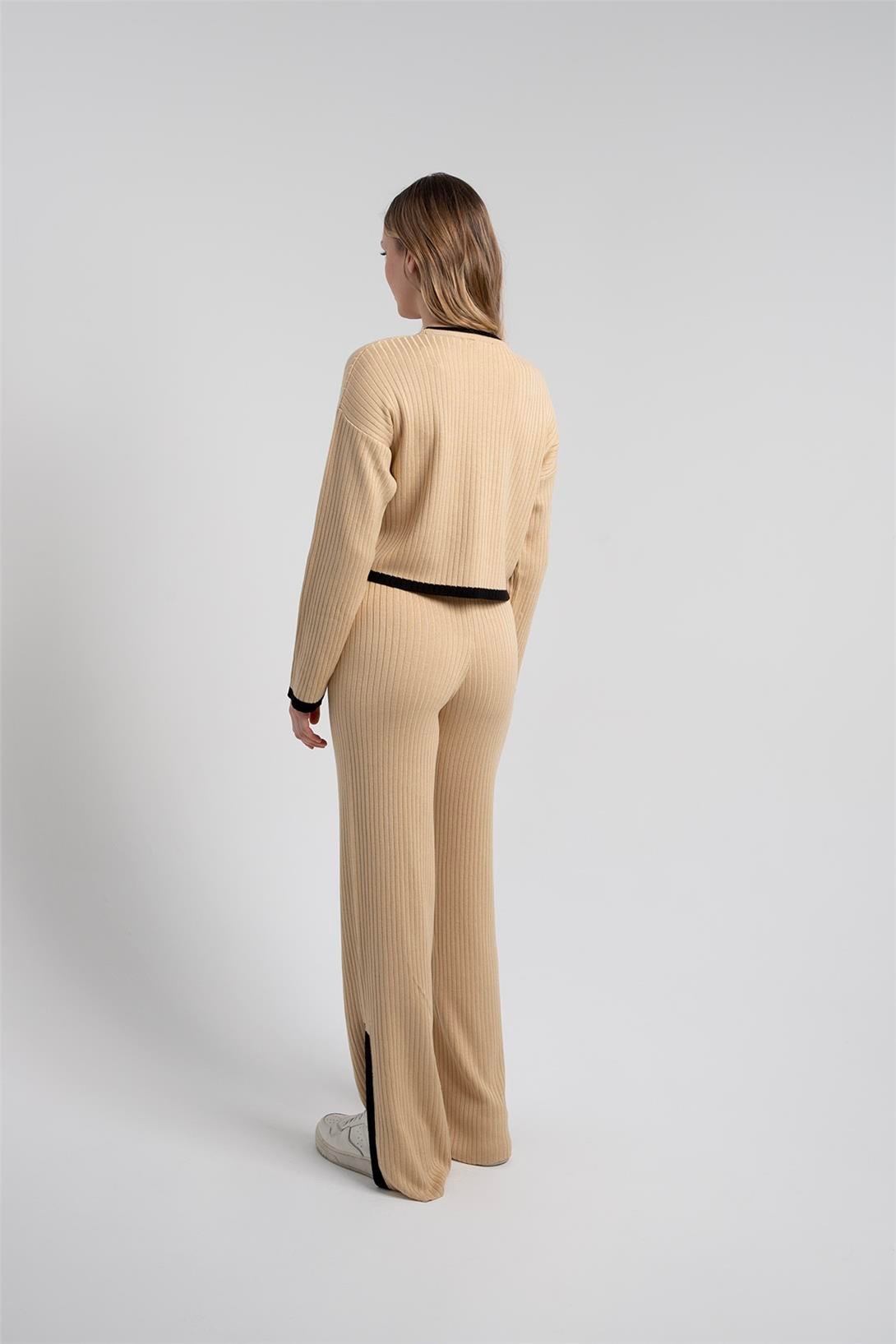 Avrile Kadın ÇİZGİ DETAYLI TRİKO TAKIM CAMEL-SİYAH A92248-S